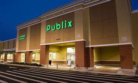 publix super market at village square